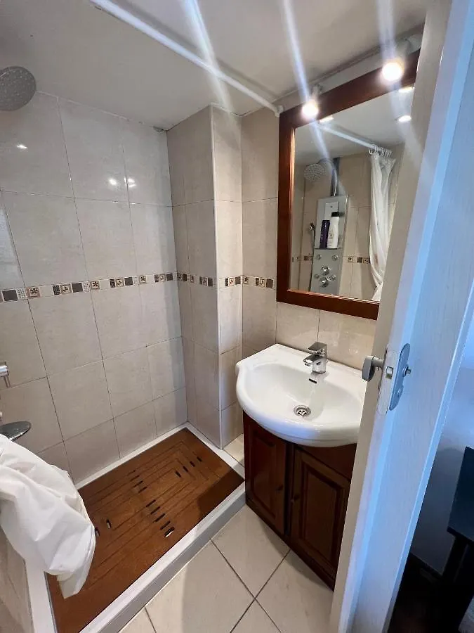 Διαμέρισμα Homeaway - Cozy, Central & 1Min From Beach Μαρμπέλλα